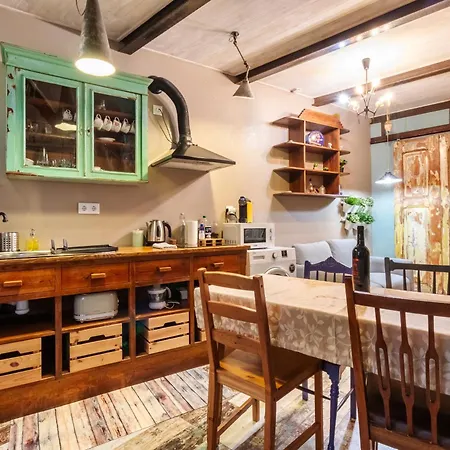 Unique Stylish House In Beautiful Graca Апартаменты Лиссабон